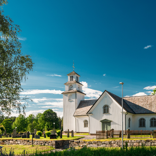 Så rengör du en gravsten skonsamt med Västerbottenssåpa